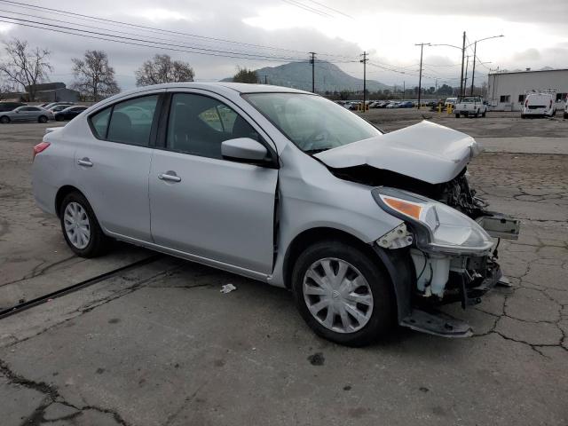 3N1CN7AP7JL865168 - 2018 NISSAN VERSA S SILVER photo 4