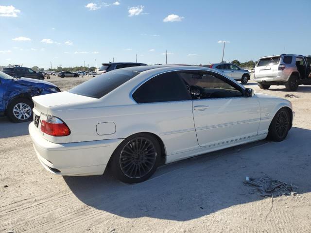 WBABN53461JU31974 - 2001 BMW 330 CI WHITE photo 3