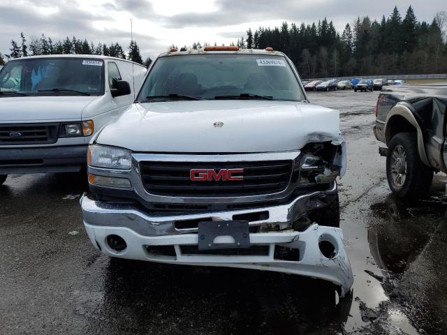 1GTJK33G15F858879 - 2005 GMC NEW SIERRA K3500 WHITE photo 5