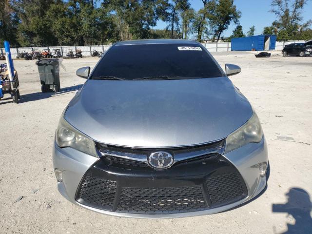 4T1BF1FKXHU293962 - 2017 TOYOTA CAMRY LE SILVER photo 5