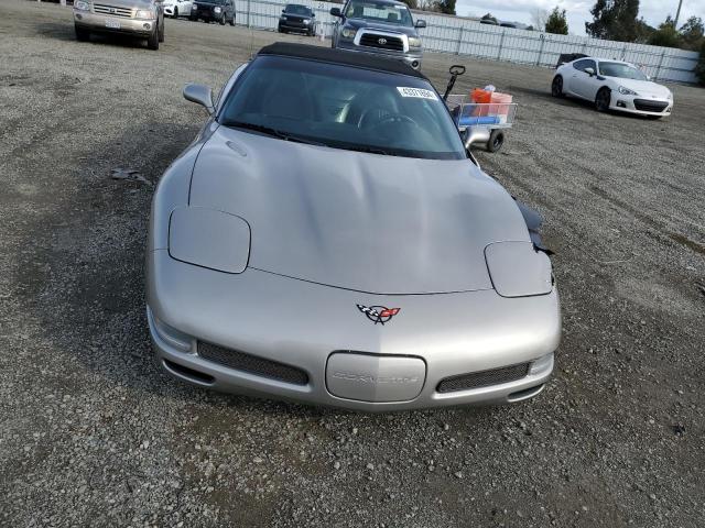 1G1YY32G725107083 - 2002 CHEVROLET CORVETTE GRAY photo 5