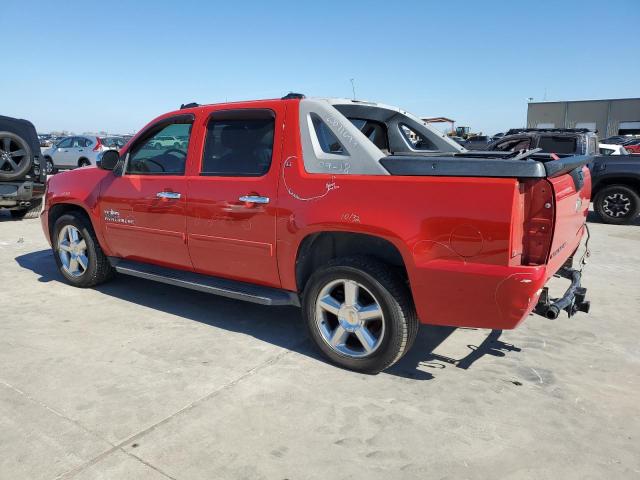 3GNMCFE01BG316047 - 2011 CHEVROLET AVALANCHE LT RED photo 2