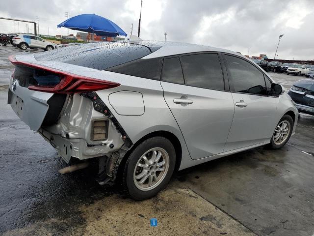 JTDKARFP8J3093283 - 2018 TOYOTA PRIUS PRIM ვერცხლისფერი ფოტო 3