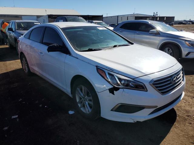 5NPE24AF9GH396257 - 2016 HYUNDAI SONATA SE WHITE photo 4