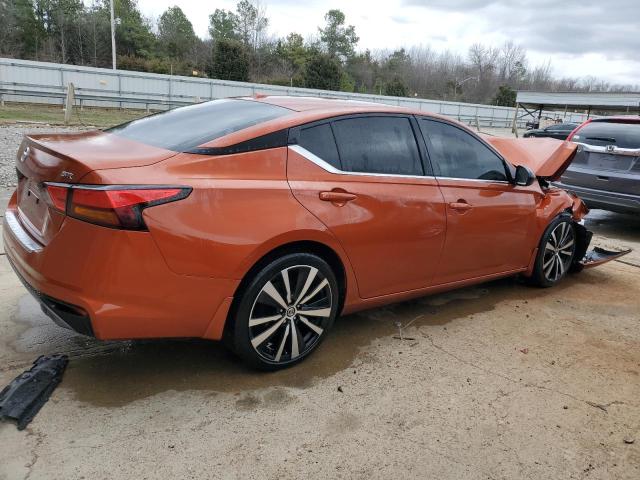 1N4BL4CV4NN412582 - 2022 NISSAN ALTIMA SR ORANGE photo 3