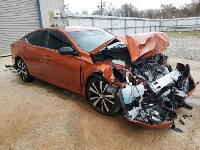 1N4BL4CV4NN412582 - 2022 NISSAN ALTIMA SR ORANGE photo 4