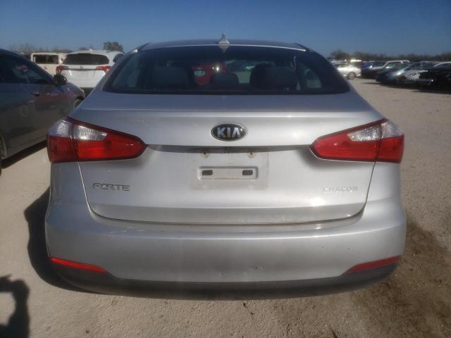 KNAFX4A64G5537917 - 2016 KIA FORTE LX SILVER photo 6