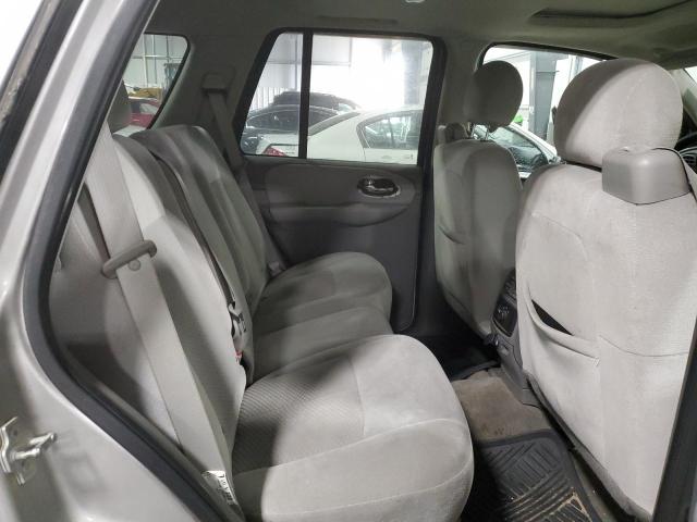 1GNDT13S282124239 - 2008 CHEVROLET TRAILBLAZE LS SILVER photo 11