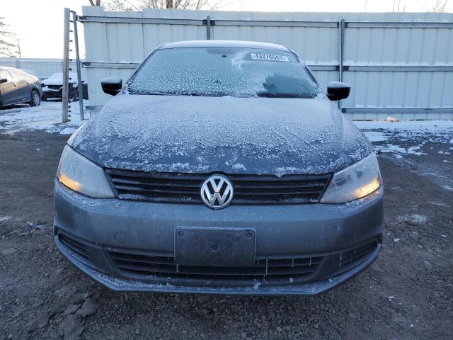 3VW2K7AJ1EM413730 - 2014 VOLKSWAGEN JETTA BASE Մոխրագույն լուսանկար 5