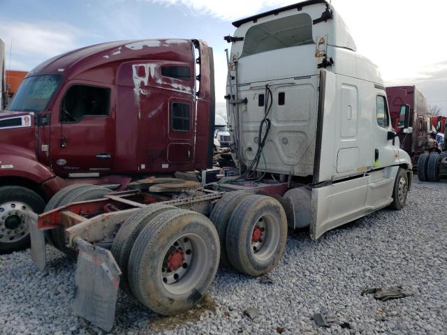 1FUJGLD57GLHD7848 - 2016 FREIGHTLINER CASCADIA 1 WHITE photo 4