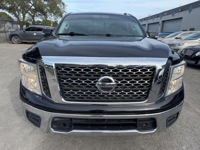 1N6AA1EK7JN542912 - 2018 NISSAN TITAN S Noir photo 5
