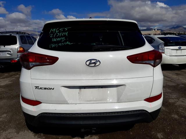 KM8J23A49JU696557 - 2018 HYUNDAI TUCSON SE WHITE photo 6