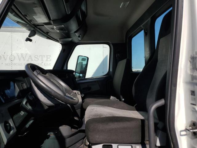 3AKJHLFG4LSLP4260 - 2020 FREIGHTLINER CASCADIA 1 WHITE photo 5