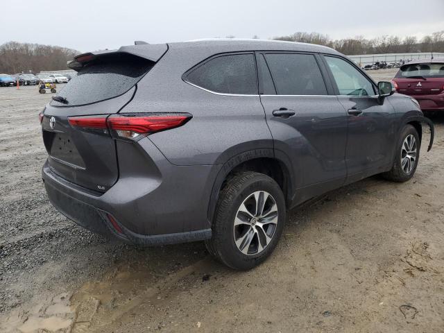 5TDGZRAH5NS103772 - 2022 TOYOTA HIGHLANDER XLE GRAY photo 3