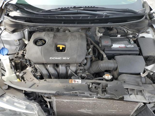 3KPFK4A75HE083192 - 2017 KIA FORTE LX SILVER photo 11