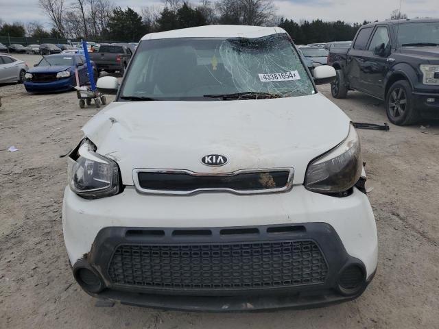 KNDJN2A26G7409798 - 2016 KIA SOUL WHITE photo 5