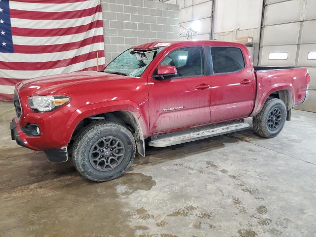 3TMCZ5AN1JM132211 - 2018 TOYOTA TACOMA DOUBLE CAB RED photo 1