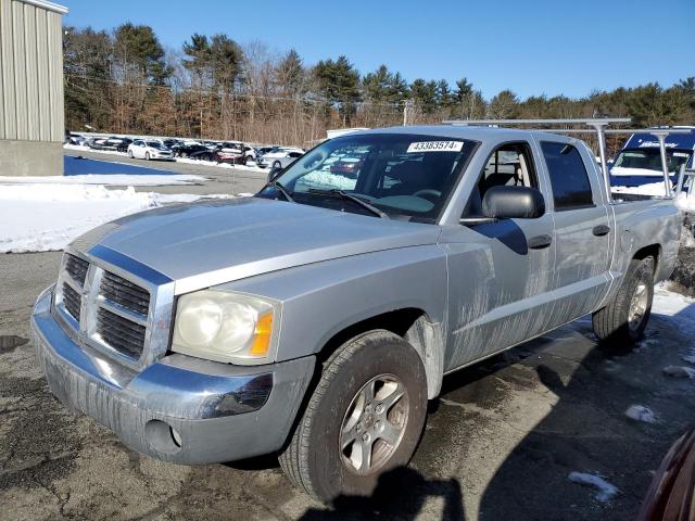 1D7HW48N85S254565 - 2005 DODGE DAKOTA QUAD SLT SILVER photo 1