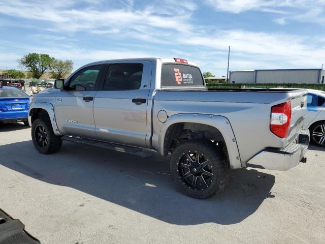 5TFDW5F14GX524301 - 2016 TOYOTA TUNDRA CREWMAX SR5 GRAY photo 2