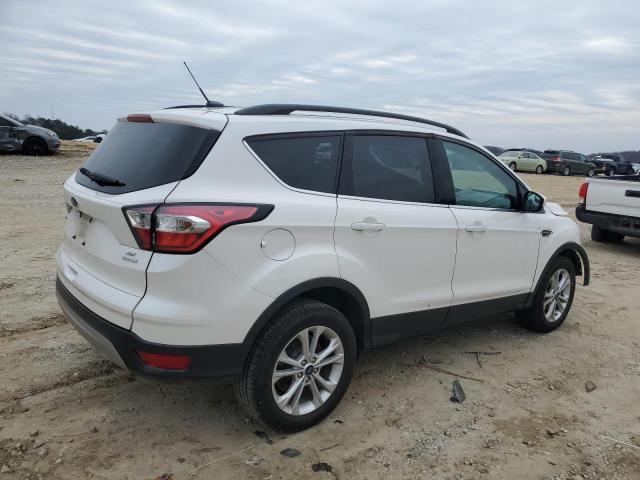 1FMCU0GD8JUC54779 - 2018 FORD ESCAPE SE WHITE photo 3