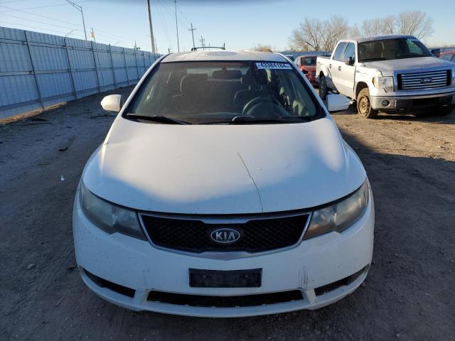 KNAFU4A20A5809490 - 2010 KIA FORTE EX WHITE photo 5