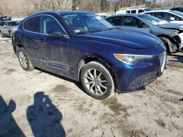 ZASPAKBN6K7C44172 - 2019 ALFA ROMEO STELVIO TI BLUE photo 4