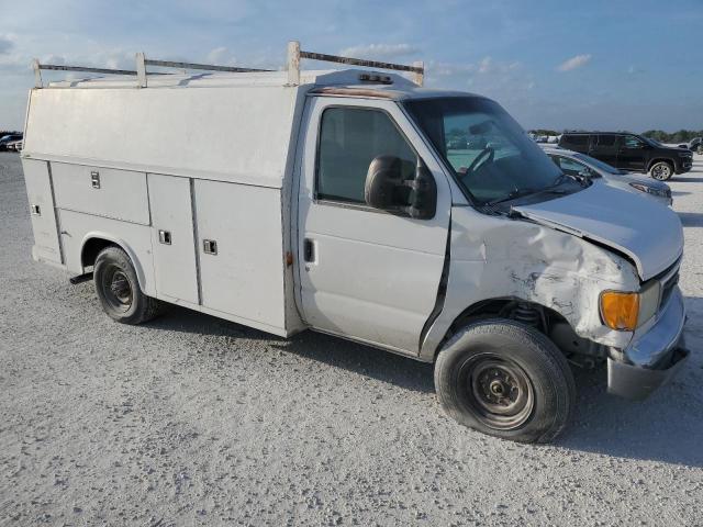 1FDSE35L05HA56197 - 2005 FORD ECONOLINE E350 SUPER DUTY CUTAWAY VAN WHITE photo 4