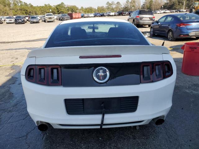 1ZVBP8AM4D5265188 - 2013 FORD MUSTANG WHITE photo 6