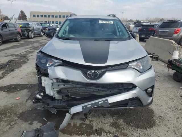 2T3RFREVXJW808416 - 2018 TOYOTA RAV4 ADVENTURE SILVER photo 5