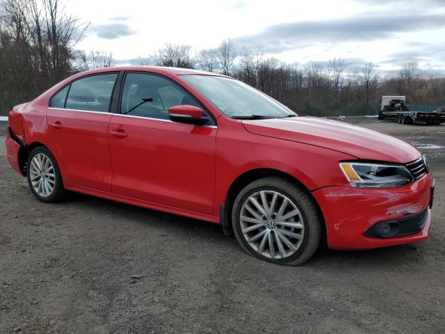 3VWGZ7AJ9BM388797 - 2011 VOLKSWAGEN JETTA SEL RED photo 4