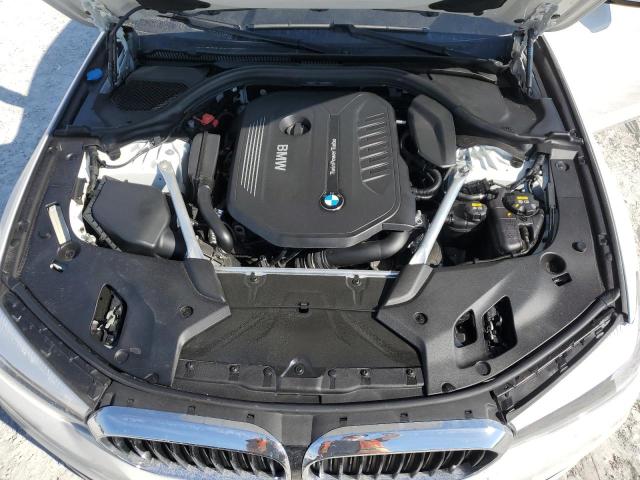 WBAJE7C55JWC56901 - 2018 BMW 540 XI WHITE photo 11
