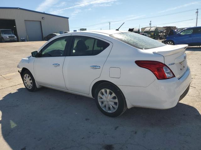 3N1CN7AP6HL851708 - 2017 NISSAN VERSA S WHITE photo 2