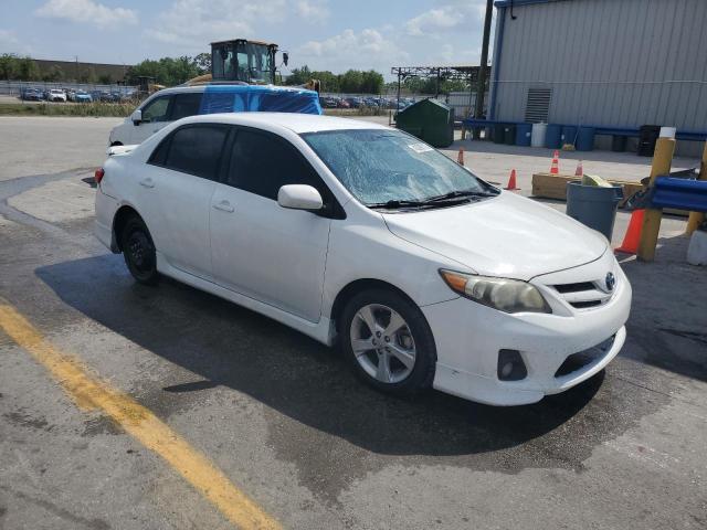 5YFBU4EE4DP210590 - 2013 TOYOTA COROLLA BASE WHITE photo 4