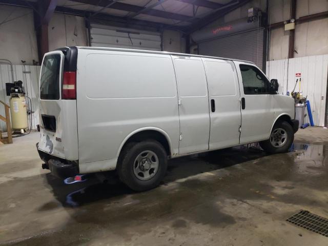 1GTFG15X261210331 - 2006 GMC SAVANA G1500 WHITE photo 3