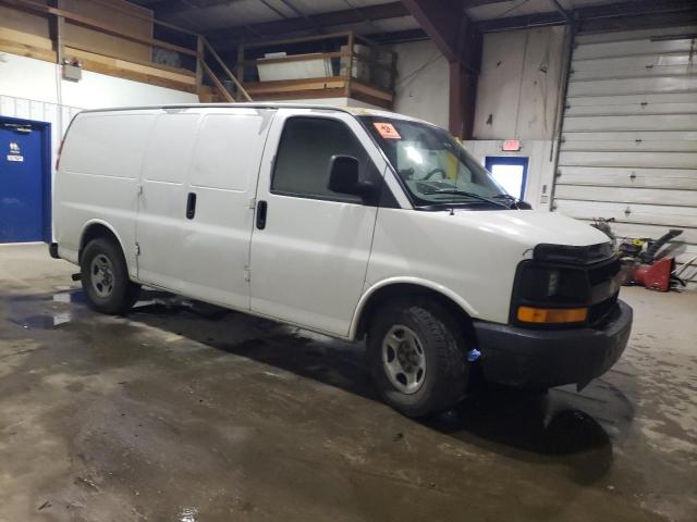 1GTFG15X261210331 - 2006 GMC SAVANA G1500 WHITE photo 4