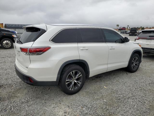 5TDKKRFH6GS164137 - 2016 TOYOTA HIGHLANDER XLE WHITE photo 3