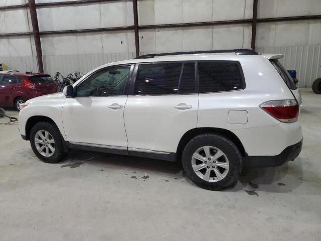 5TDBK3EH5DS273750 - 2013 TOYOTA HIGHLANDER BASE WHITE photo 2