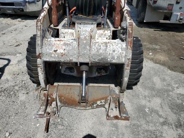 524613658 - 2004 BOBCAT S130 WHITE photo 9