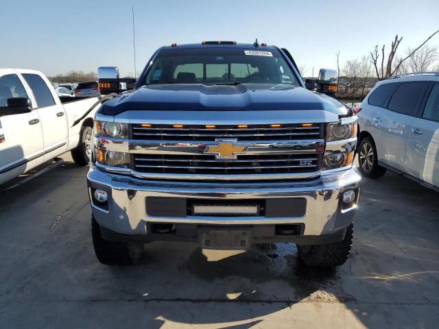 1GC1KWE85GF109674 - 2016 CHEVROLET SILVERADO K2500 HEAVY DUTY LTZ BLUE photo 5