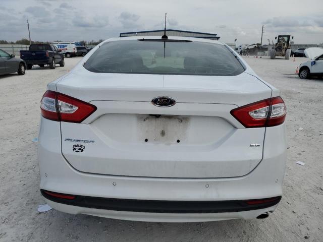 3FA6P0H76GR388701 - 2016 FORD FUSION SE WHITE photo 6