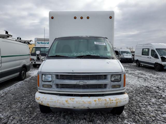 1GBJG31F6Y1159815 - 2000 CHEVROLET EXPRESS G3 WHITE photo 5