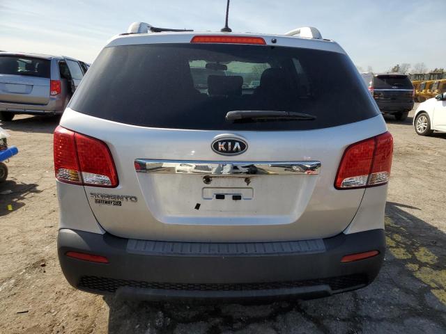 5XYKTDA29DG345941 - 2013 KIA SORENTO LX SILVER photo 6