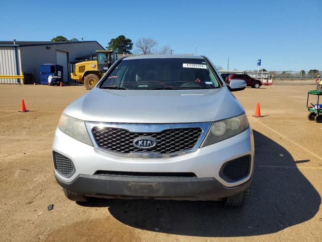 5XYKT3A10BG063864 - 2011 KIA SORENTO BASE SILVER photo 5