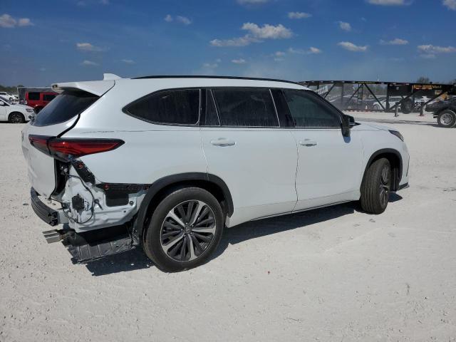 5TDLZRAH4NS135515 - 2022 TOYOTA HIGHLANDER XSE WHITE photo 3