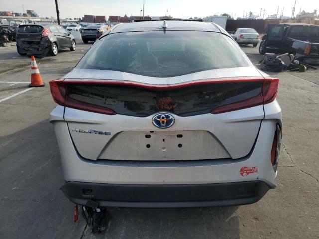 JTDKARFP0H3029278 - 2017 TOYOTA PRIUS PRIM 银色 照片 6