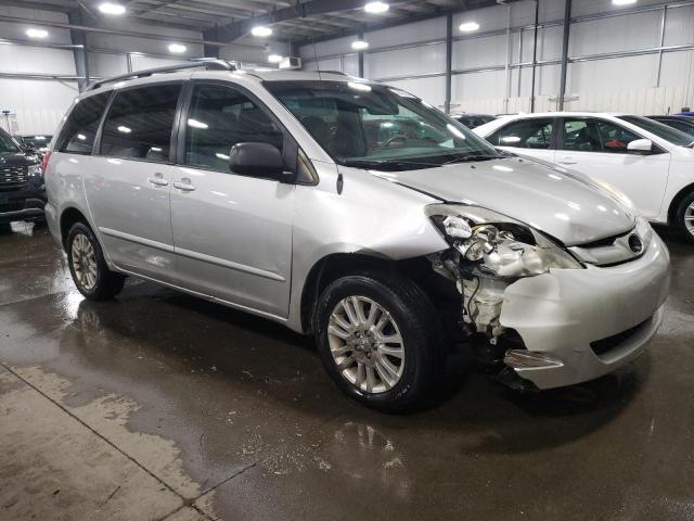 5TDJK4CC0AS029735 - 2010 TOYOTA SIENNA LE SILVER photo 4