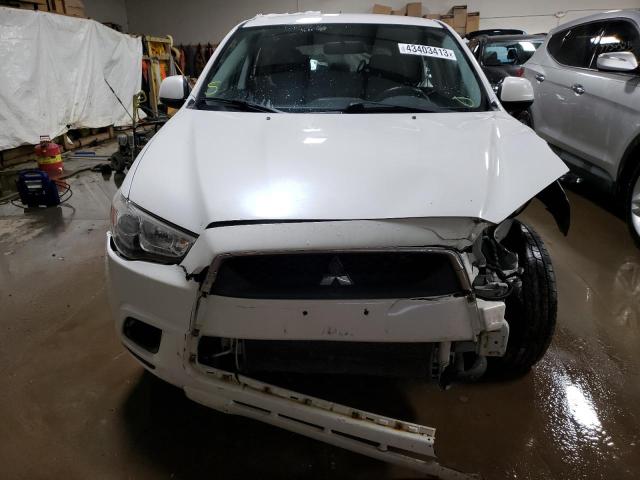 JA4AP3AU0CZ006832 - 2012 MITSUBISHI OUTLANDER ES WHITE photo 5