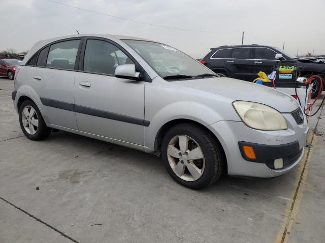 KNADE163886418256 - 2008 KIA RIO 5 SX SILVER photo 4