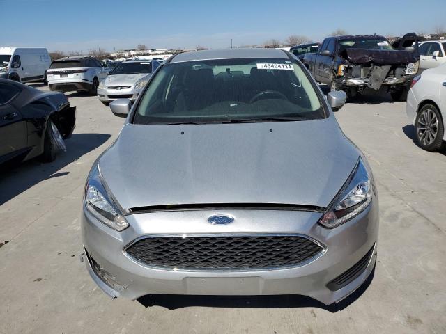 1FADP3F2XJL259415 - 2018 FORD FOCUS SE SILVER photo 5