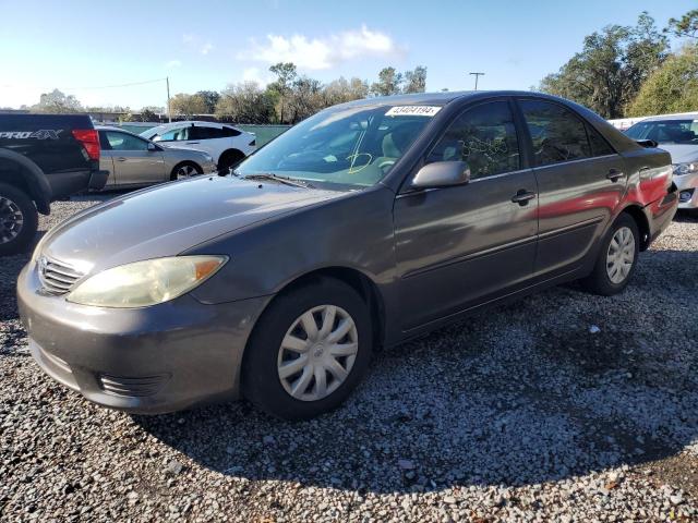4T1BE30K95U986332 - 2005 TOYOTA CAMRY LE GRAY photo 1
